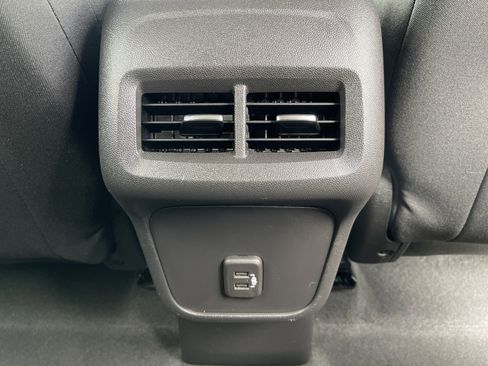 Used 2022 Chevrolet Equinox LT image 38