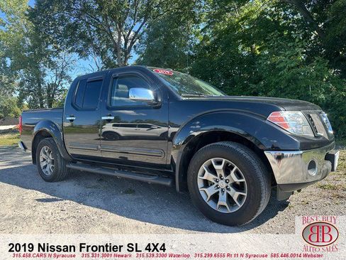 Used 2019 Nissan Frontier SL image 1
