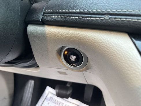 Used 2022 Chrysler Pacifica Touring-L image 20