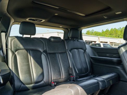 Used 2022 Jeep Wagoneer Series II w/ Premium Group I AWD/4WD image 14