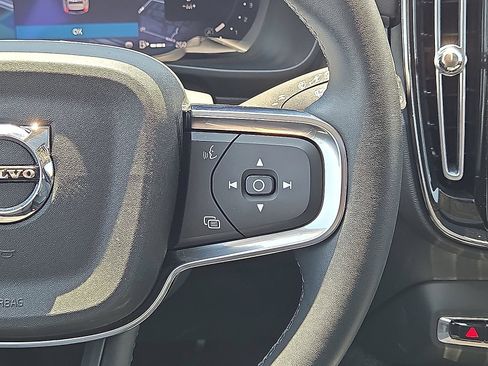 Certified 2026 Volvo XC40 B5 Plus AWD/4WD image 21