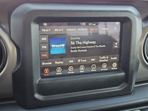 Used 2018 Jeep Wrangler Unlimited Sport S image 19