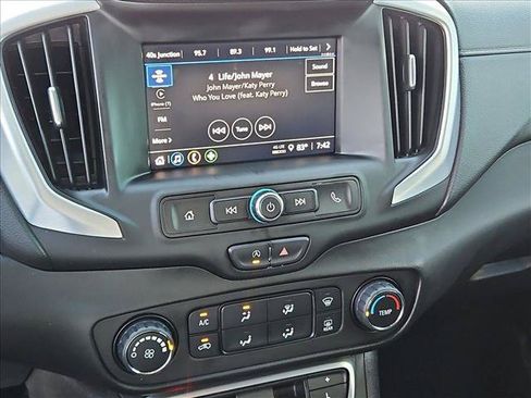 Used 2024 GMC Terrain SLE w/ Elevation Edition FWD image 14