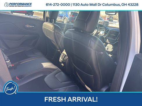 Used 2019 Jeep Cherokee Trailhawk w/ Cold Weather Group image 15