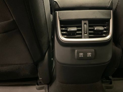 Used 2022 Subaru Outback Premium image 34