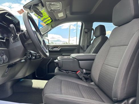 Used 2025 Chevrolet Silverado 1500 LT AWD/4WD image 17