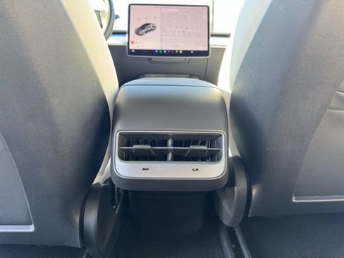 Used 2021 Tesla Model 3 Long Range image 28