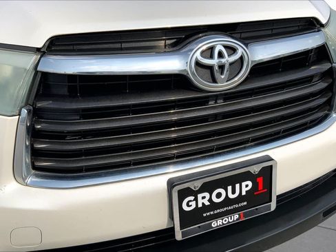 Used 2015 Toyota Highlander Plus FWD image 29