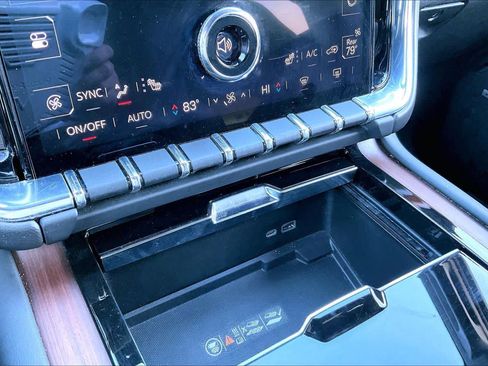 Certified 2025 GMC Yukon Denali image 32