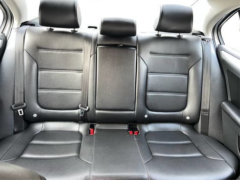 Used 2013 Volkswagen Jetta SE image 14