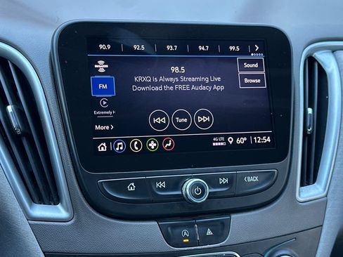 Used 2022 Chevrolet Malibu LT image 19