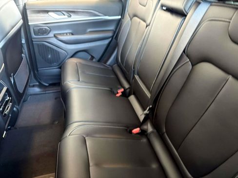 New 2026 Jeep Grand Cherokee Limited AWD/4WD image 6