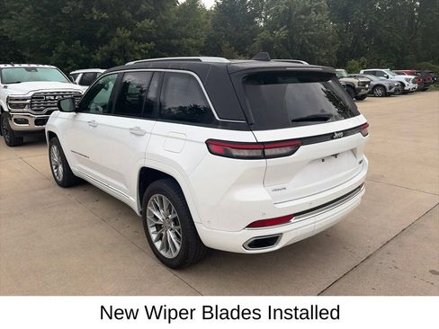 Used 2023 Jeep Grand Cherokee Summit AWD/4WD image 10