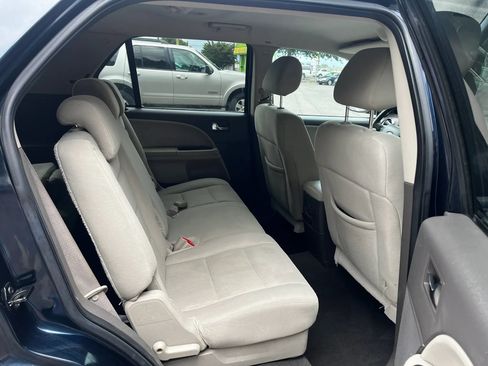 Used 2009 Ford Taurus X SEL FWD image 14