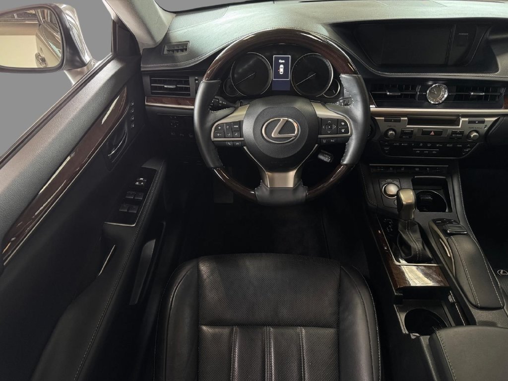 Used 2018 Lexus ES 350 w/ Luxury Package w/Wood Trim FWD image 7