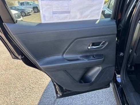 New 2026 Nissan Kicks SR image 14