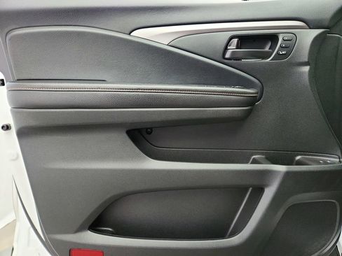 Used 2022 Honda Pilot TrailSport image 29