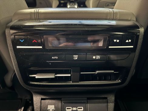 Used 2023 Acura MDX SH-AWD w/ Technology Package image 23
