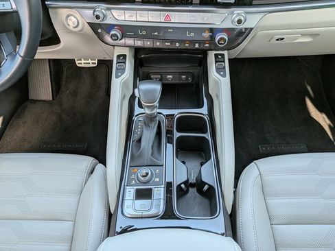 Certified 2025 Kia Telluride SX Prestige AWD/4WD image 22