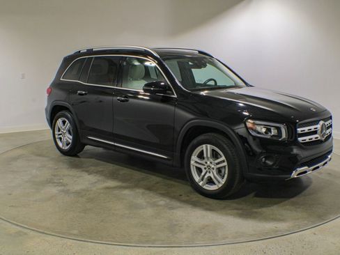 Used 2023 Mercedes-Benz GLB 250 4MATIC image 7