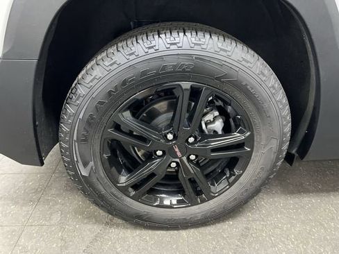 Certified 2024 GMC Terrain AT4 w/ Tech Package AWD/4WD image 33