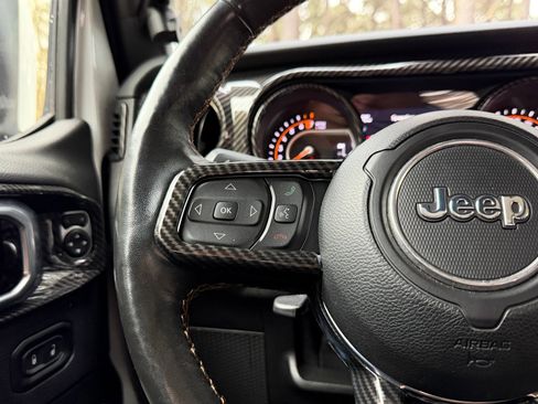 Used 2021 Jeep Gladiator Overland image 19
