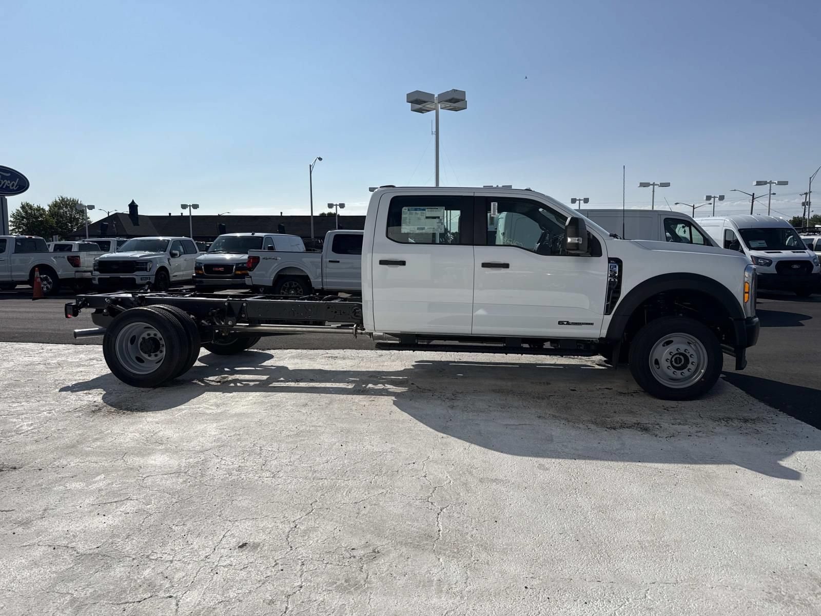 New 2026 Ford F550 4x4 Crew Cab Super Duty image 2