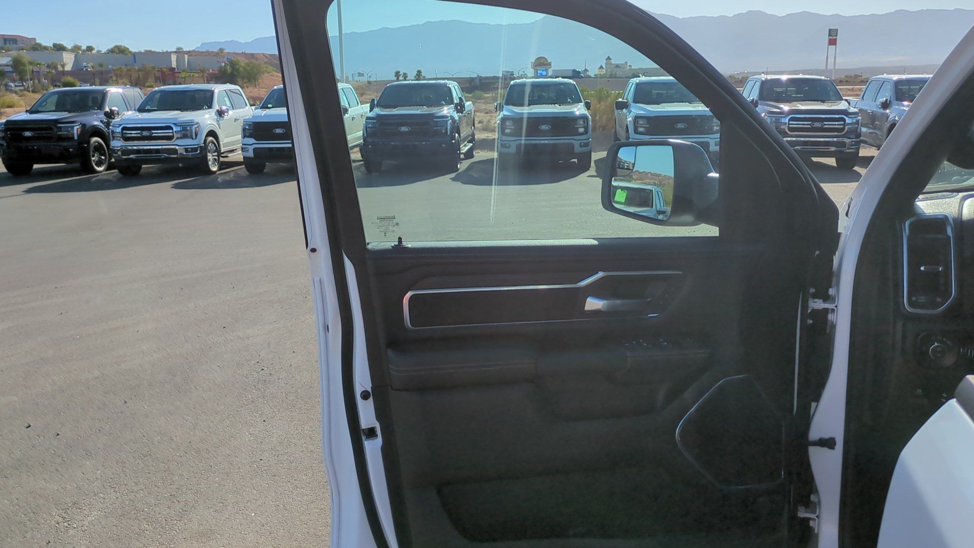 Used 2025 RAM 1500 Laramie w/ Sport Appearance Package AWD/4WD image 12