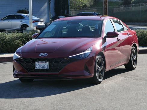 Certified 2023 Hyundai Elantra SEL image 7