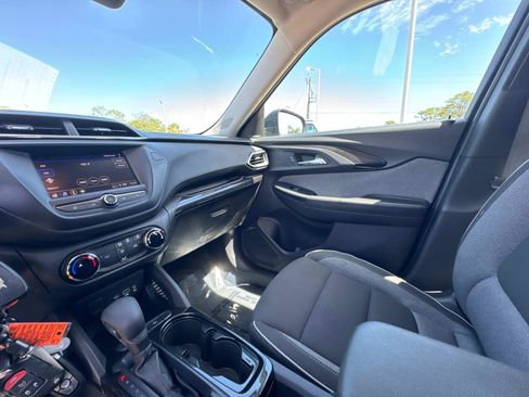 Used 2023 Chevrolet TrailBlazer LS FWD image 25