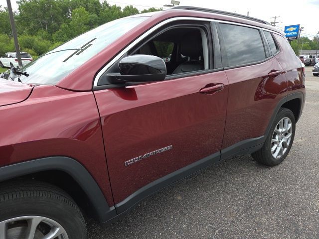 Used 2022 Jeep Compass Latitude AWD/4WD image 31