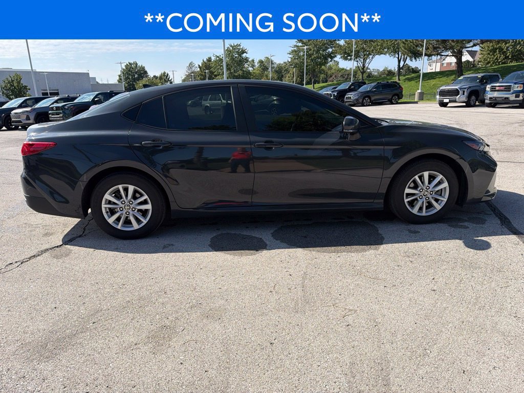 Used 2025 Toyota Camry LE FWD image 5