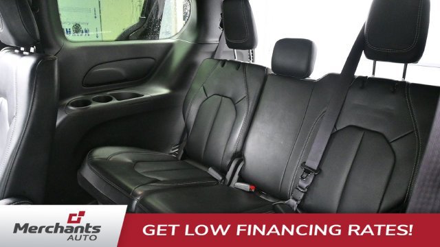Used 2025 Chrysler Pacifica Select FWD image 25
