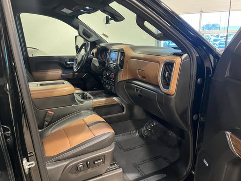 Used 2021 Chevrolet Silverado 3500 High Country image 38