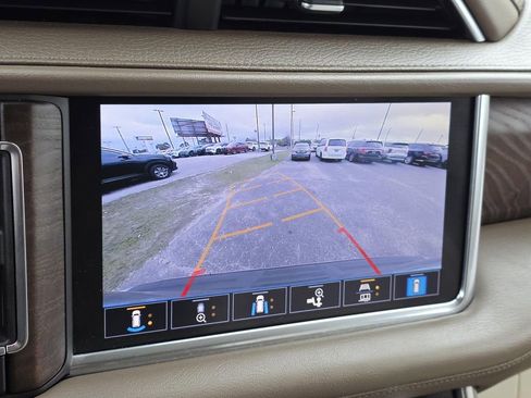 Used 2021 GMC Yukon XL Denali w/ Denali Premium Package image 26