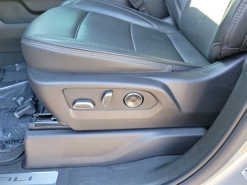 Used 2025 GMC Sierra 2500 Denali w/ Technology Package image 21