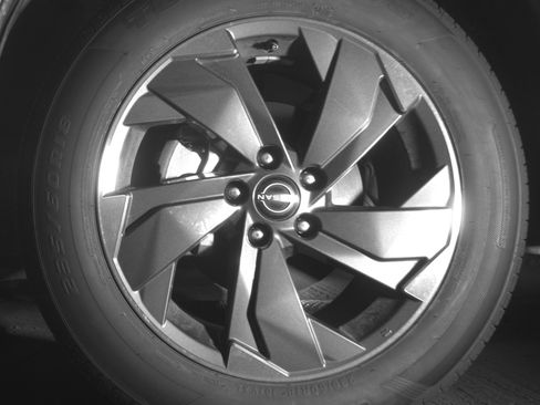 Used 2025 Nissan Rogue SV image 12