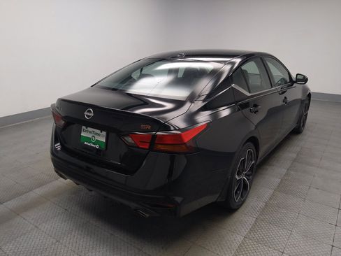 Used 2024 Nissan Altima 2.5 SR FWD image 9