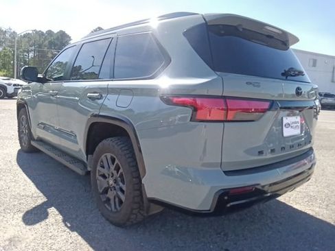 Used 2025 Toyota Sequoia Platinum AWD/4WD image 5