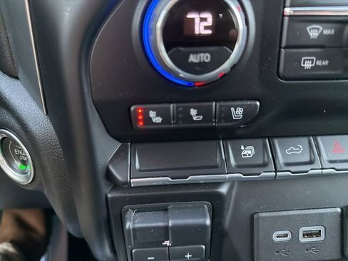 Used 2022 Chevrolet Silverado 2500 LTZ w/ LTZ Convenience Package image 48