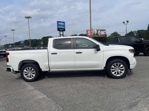 New 2026 Chevrolet Silverado 1500 Custom RWD image 2