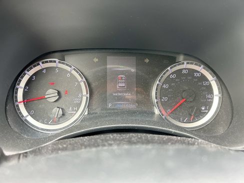 Used 2022 Toyota Highlander L FWD image 10