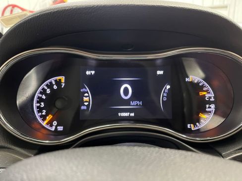 Used 2017 Jeep Grand Cherokee Limited image 19