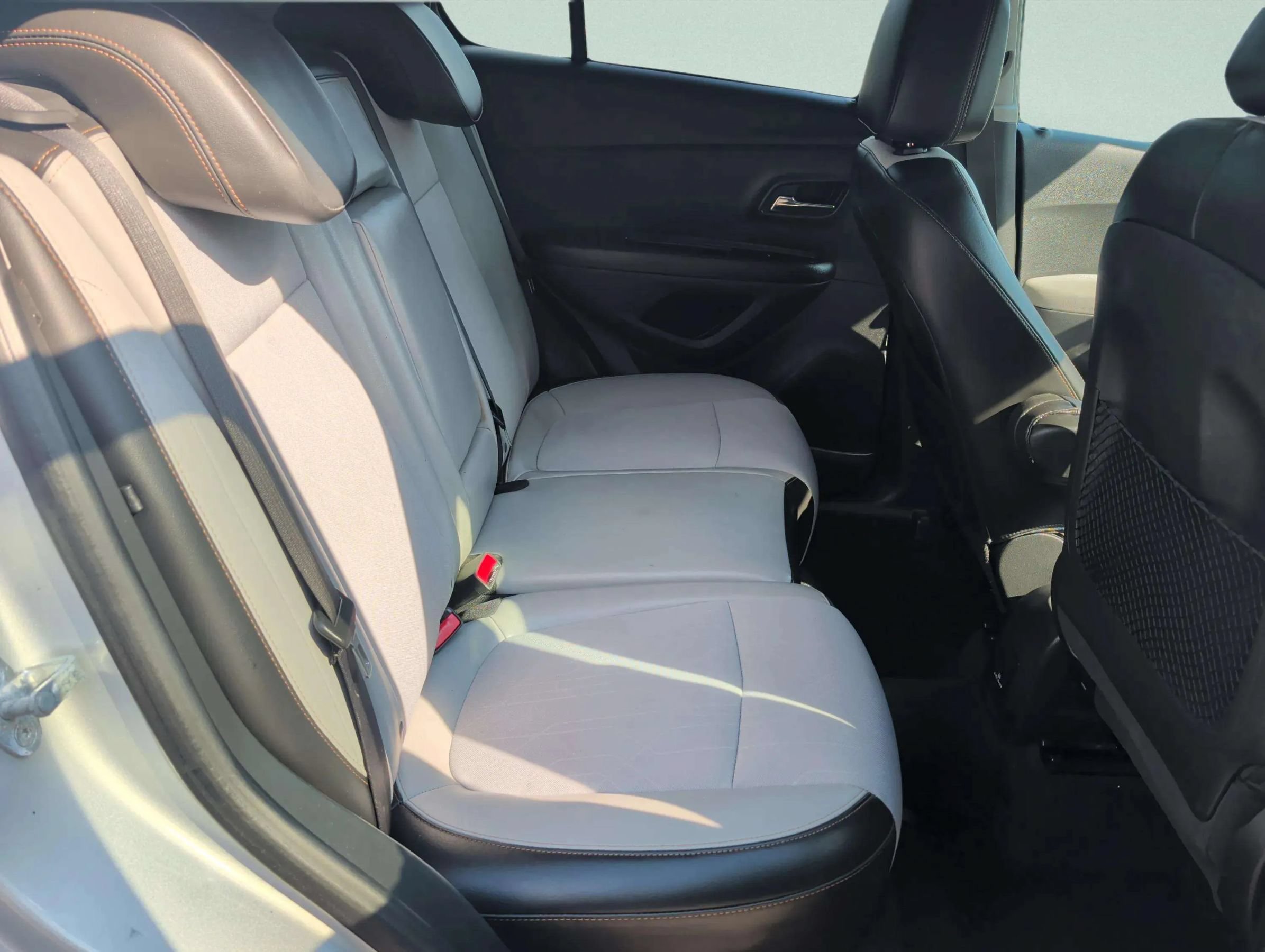 Used 2021 Chevrolet Trax LT AWD/4WD image 29