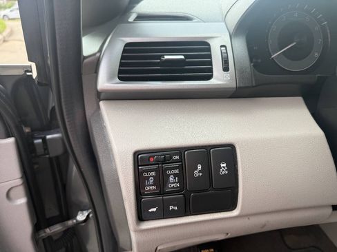 Used 2011 Honda Odyssey Touring image 21