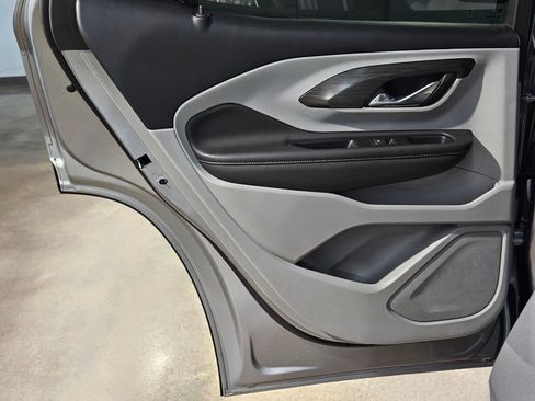 Used 2023 GMC Terrain SLE image 33