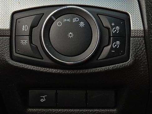 Used 2014 Ford Explorer XLT w/ Equipment Group 202A image 17