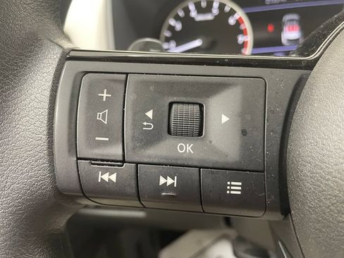 Used 2023 Nissan Rogue SV AWD/4WD image 25
