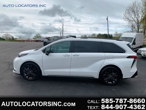 Used 2024 Toyota Sienna XSE FWD image 1