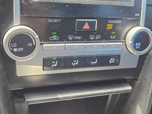 Used 2013 Toyota Camry SE FWD image 38